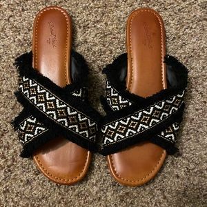 Universal Thread Slides- Size 9.5 (Good Condition)